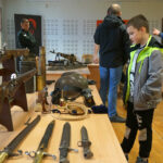 Jędrzejów. Wystawa broni i militariów / Ewa Pociejowska-Gawęda / Radio Kielce