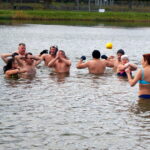 Jędrzejowskie morsy zainaugurowały sezon / Ewa Pociejowska-Gawęda / Radio Kielce