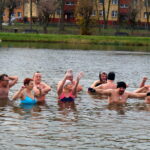 Jędrzejowskie morsy zainaugurowały sezon / Ewa Pociejowska-Gawęda / Radio Kielce