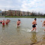 Jędrzejowskie morsy zainaugurowały sezon / Ewa Pociejowska-Gawęda / Radio Kielce