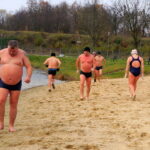 Jędrzejowskie morsy zainaugurowały sezon / Ewa Pociejowska-Gawęda / Radio Kielce