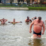 Jędrzejowskie morsy zainaugurowały sezon / Ewa Pociejowska-Gawęda / Radio Kielce