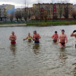 Jędrzejowskie morsy zainaugurowały sezon / Ewa Pociejowska-Gawęda / Radio Kielce