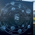 Suchedniów. Sześcian przed Suchedniowskim Ośrodkiem Kultury "Kuźnica" / Tomasz Piwko / Radio Kielce