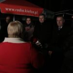 Busko-Zdrój. Protest kupców przeciwko planom władz miasta, które chcą przenieść pasaż handlowy / Piotr Michalski / Radio Kielce