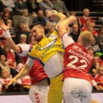 7. kolejka Ligi Mistrzów piłkarzy ręcznych: Aalborg Handbold - PGE Vive Kielce. Alex Dujszebajew / Krzysztof Bujnowicz / Radio Kielce