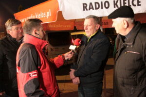 Program Interwencja. Mieszkańcy ulicy Zagnańskiej w Kielcach sprzeciwiają się uruchomieniu sortowni odpadów w sąsiedztwie swoich domów / Krzysztof Bujnowicz / Radio Kielce