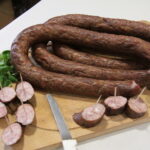 Tokarnia. Wręczenie certyfikatów marki "Świętokrzyska Kuźnia Smaków". Prezentacja produktów / Krzyszfof Bujnowicz / Radio Kielce