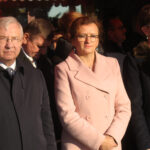 Lubienia. Poświęcenie nowego wozu strażackiego dla jednostki OSP Lubienia. Na zdjęciu poseł PiS Krzysztof Lipiec, wojewoda świętokrzyski Agata Wojtyszek, wójt gminy Brody Marzena Bernat / Anna Głąb / Radio Kielce