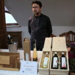 Tokarnia. Wręczenie certyfikatów marki "Świętokrzyska Kuźnia Smaków". Prezentacja produktów / Krzyszfof Bujnowicz / Radio Kielce