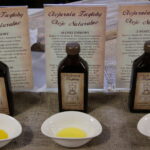 Tokarnia. Wręczenie certyfikatów marki "Świętokrzyska Kuźnia Smaków". Prezentacja produktów / Krzyszfof Bujnowicz / Radio Kielce