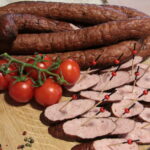 Tokarnia. Wręczenie certyfikatów marki "Świętokrzyska Kuźnia Smaków". Prezentacja produktów / Krzyszfof Bujnowicz / Radio Kielce