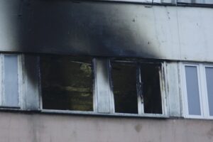 Kielce. Pożar w wieżowcu socjalnym przy ulicy Młodej 4 / Jarosław Kubalski / Radio Kielce
