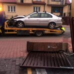 Kielce. 37-letnia kobieta kierująca Hondą wjechała w ogrodzenie domu przy ulicy Zagórskiej / Jarosław Kubalski / Radio Kielce