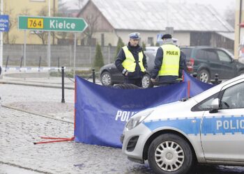 Wypadek w Daleszycach. Pieszy zginął pod kołami autobusu / Jarosław Kubalski / Radio Kielce