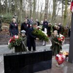 Nowa Słupia. Odsłonięcie pomnika na "Skałce" po renowacji / Jarosław Kubalski / Radio Kielce