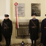 Odsłonięcie tablicy poświęconej poległym policjantom na służbie w obronie Rzeczpospolitej / Jarosław Kubalski / Radio Kielce