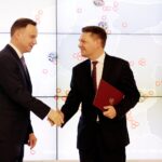 12 nowych obiektów zostało wpisanych na listę Pomników Historii. Prezydent Andrzej Duda i dyrektor Muzeum Narodowego w Kielcach prof. Robert Kotowski / Jarosław Kubalski / Radio Kielce