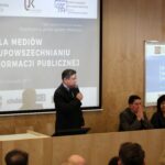 Kielce. Debata o roli mediów w upowszechnianiu informacji publicznej / Piotr Burda / UJK