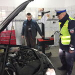 28.11.2017 Klimontów. Akcja policji. Bezpłatna kontrola świateł / Grażyna Szlęzak-Wójcik / Radio Kielce