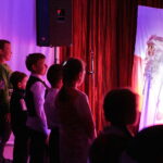 14.11.2017 Barycz. Spektakl  „Lekcja historii muzyką pisana”  w Specjalnym Ośrodku Szkolno - Wychowawczym. / Jarosław Kubalski / Radio Kielce