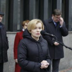 15.11.2017 Kielce. Konferencja prasowa na temat remontu dworca PKP. Poseł PiS Anna Krupka / Jarosław Kubalski / Radio Kielce