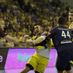 25.11.2017 Kielce. Piłka ręczna. Liga Mistrzów. Mecz PGE VIve Kielce - Paris Saint - Germain Handball. Alex Dujszebajew / Jarosław Kubalski / Radio Kielce