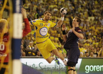 25.11.2017 Kielce. Piłka ręczna. Liga Mistrzów. Mecz PGE VIve Kielce - Paris Saint - Germain Handball. Krzysztof Lijewski / Jarosław Kubalski / Radio Kielce