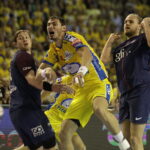 25.11.2017 Kielce. Piłka ręczna. Liga Mistrzów. Mecz PGE VIve Kielce - Paris Saint - Germain Handball. Krzysztof Lijewski / Jarosław Kubalski / Radio Kielce