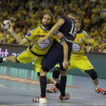 25.11.2017 Kielce. Piłka ręczna. Liga Mistrzów. Mecz PGE VIve Kielce - Paris Saint - Germain Handball. Dean Bombac / Jarosław Kubalski / Radio Kielce