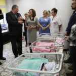 29.11.2017 Kielce. Wojewódzki Szpital Zespolony. Trojaczki państwa Julity i Wojciecha Krawczyków. / Jarosław Kubalski / Radio Kielce