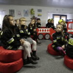 Kielce. Mariusz Błaszczak otworzył Salę Edukacyjną „Ognik” w Komendzie Miejskiej Państwowej Straży Pożarnej przy ulicy Sandomierskiej / Jarosław Kubalski / Radio Kielce