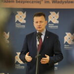 Podsumowanie programu "Razem bezpieczniej". Minister Spraw Wewnętrznych i Administracji Mariusz Błaszczak / Jarosław Kubalski / Radio Kielce
