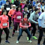 10. Bieg Niepodległości w Kielcach. Rozgrzewka / Jarosław Kubalski / Radio Kielce