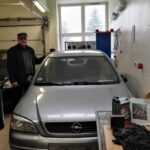 Ostrowiec. Auto podarowane Centrum Kształcenia Zawodowego i Ustawicznego przez CBA / Emilia Sitarska / Radio Kielce