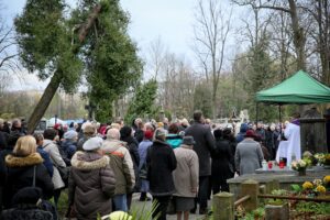 Msza święta na Cmentarzu Starym / Marzena Mąkosa / Radio Kielce