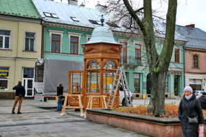 Replika neorenesansowego Kiosku Kiebabczego została ustawiona na Rynku / Marzena Mąkosa / Radio Kielce