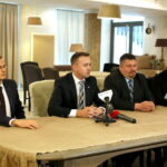 Konferencja posła Michała Cieślaka z partii Polska Razem. Główny temat konferencji : Konwencja zjednoczeniowa w Warszawie / Marzena Mąkosa / Radio Kielce