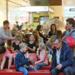 Potrzebuję rodziców od zaraz. Akcja Wojewody Świętokrzyskiego w Galerii Echo / Marzena Mąkosa / Radio Kielce