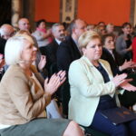 10 - lecie istnienia Kieleckiego Banku Żywności. Na zdjęciu : Anna Gromska oraz Teresa Śliwa / Marzena Mąkosa / Radio Kielce