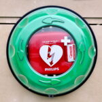 Dwa ogólnodostępne defibrylatory zostały zamontowane na terenie Połańca