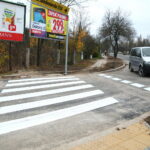 Oznakowanie poziome przy skrzyżowaniu ulic Tarnowskiej, księdza Jerzego Popiełuszki, Wapiennikowej i Pileckiego w Kielcach / Marzena Mąkosa / Radio Kielce