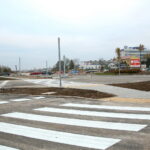 Oznakowanie poziome przy skrzyżowaniu ulic Tarnowskiej, księdza Jerzego Popiełuszki, Wapiennikowej i Pileckiego w Kielcach / Marzena Mąkosa / Radio Kielce