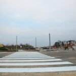 Oznakowanie poziome przy skrzyżowaniu ulic Tarnowskiej, księdza Jerzego Popiełuszki, Wapiennikowej i Pileckiego w Kielcach / Marzena Mąkosa / Radio Kielce