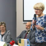 Konferencja prasowa promująca I tom Serii Świętokrzyskiej pt. "Listy z frontu i na front. Korespondencja rodziny Massalskich (1914–1921)". Na zdjęciu : dr Dorota Koczwańska - Kalita - Delegatura Insytutu Pamięci Narodowej w Kielcach / Marzena Mąkosa / Radio Kielce