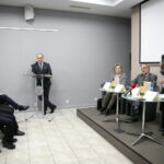 Konferencja prasowa promująca I tom Serii Świętokrzyskiej pt. "Listy z frontu i na front. Korespondencja rodziny Massalskich (1914–1921)" / Marzena Mąkosa / Radio Kielce