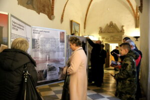 Otwarcie wystawy "Święty Krzyż - miejsca pamięci" / Marzena Mąkosa / Radio Kielce
