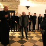 Otwarcie wystawy "Święty Krzyż - miejsca pamięci". Na zdjeciu : o. Zygfryd Wiecha, Czesław Hadamik i Andrzej Gąsior - wójt gminy Nowa Słupia / Marzena Mąkosa / Radio Kielce