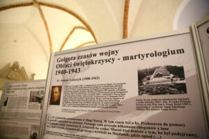 Otwarcie wystawy "Święty Krzyż - miejsca pamięci" / Marzena Mąkosa / Radio Kielce