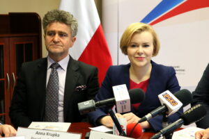 Spotkanie dotyczące cukrzycy w Urzędzie Wojewódzkim w Kielcach. Krzysztof Słoń - Senator RP; Anna Krupka - Poseł na Sejm RP / Marzena Mąkosa / Radio Kielce